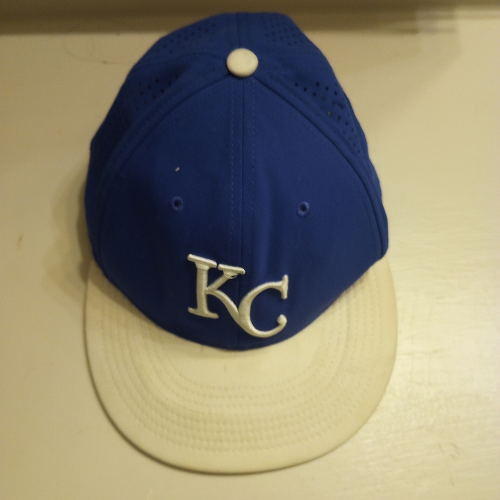 MLB Nike Dri Fit Kansas City Royals Men's Adjustable Strapback Hat - Picture 3 of 7